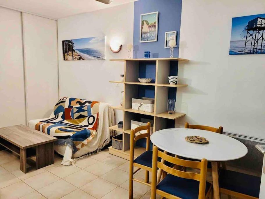 Апартаменты Le Coin Du Curiste - Port De Plaisance Рошфор Экстерьер фото